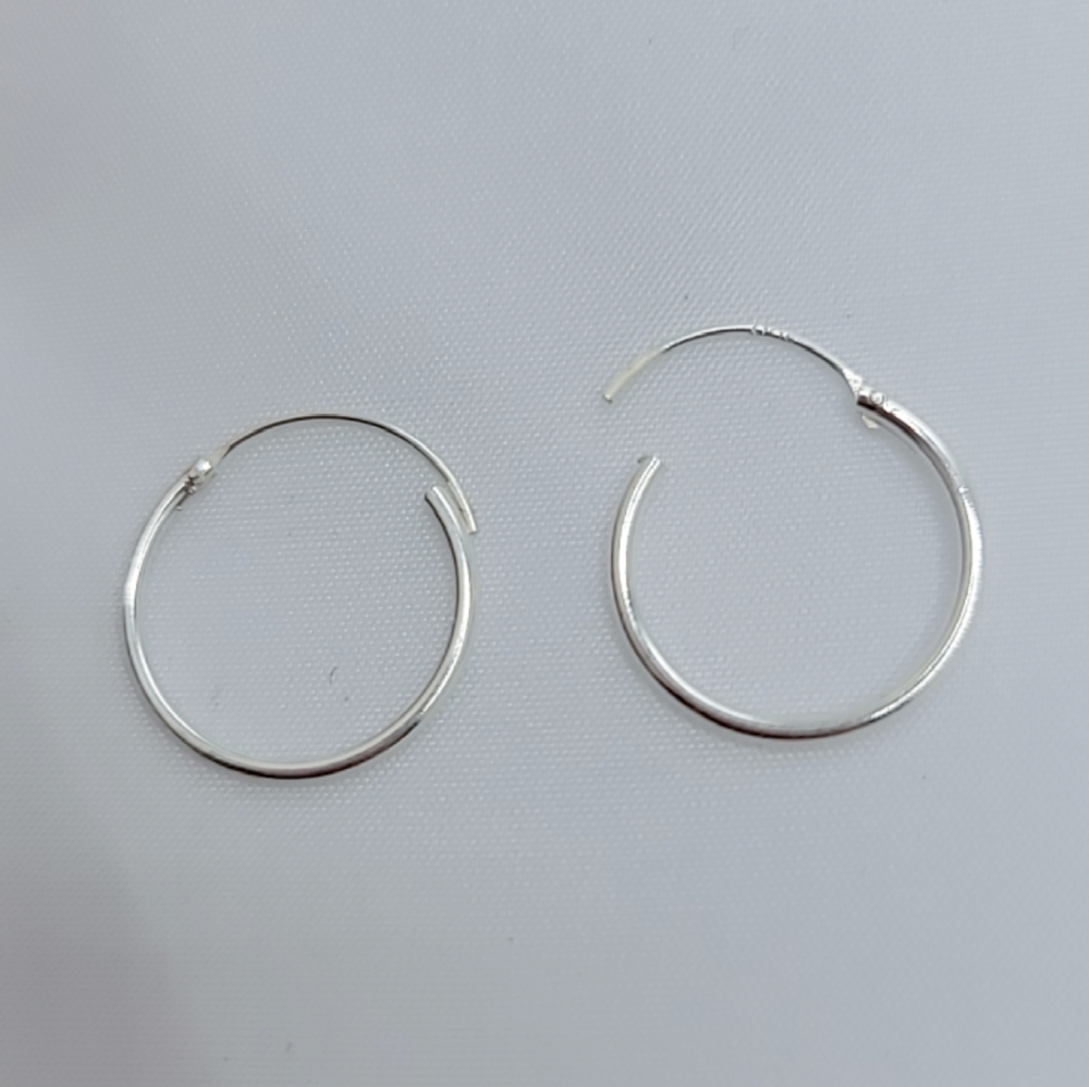 925 Sterling Silver 10mm Hoop Earrings